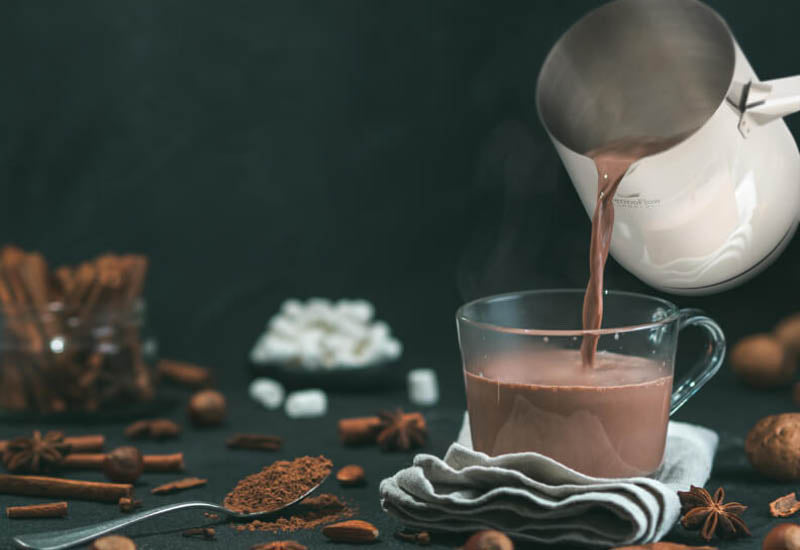 Trojvrstvové dno pre odolnosť a technológia ThermoFlow pre vynikajúcu distribúciu tepla.