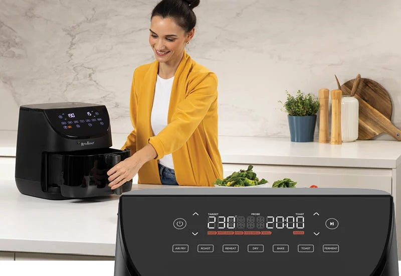 K dispozícii je 7 rôznych programov a okienko na monitorovanie procesu varenia.