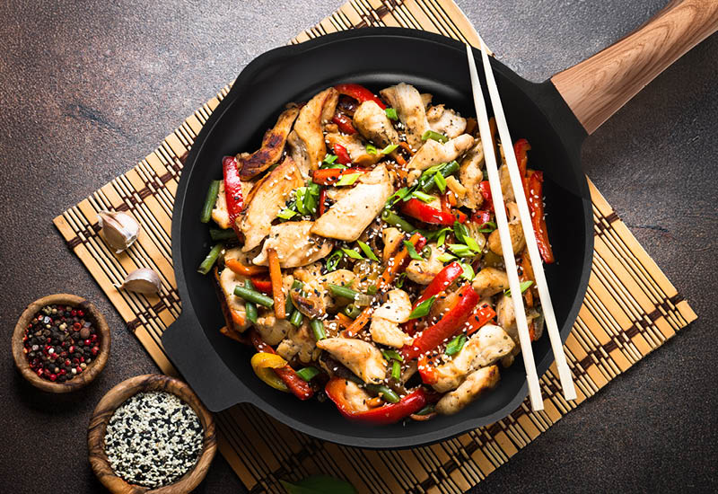 Vybrané kvalitné materiály pre rýchle varenie a dlhú životnosť riadu.