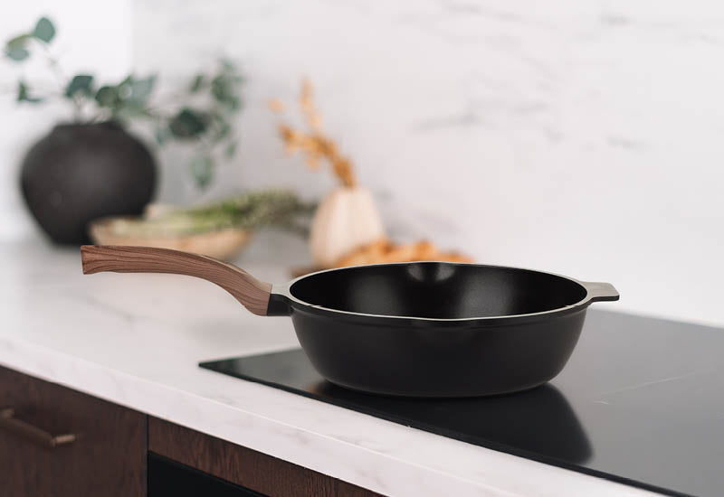 Vhodný na všetky varné dosky vrátane indukcie.