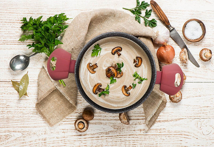 Vybrané kvalitné materiály pre rýchle varenie a dlhú životnosť riadu.