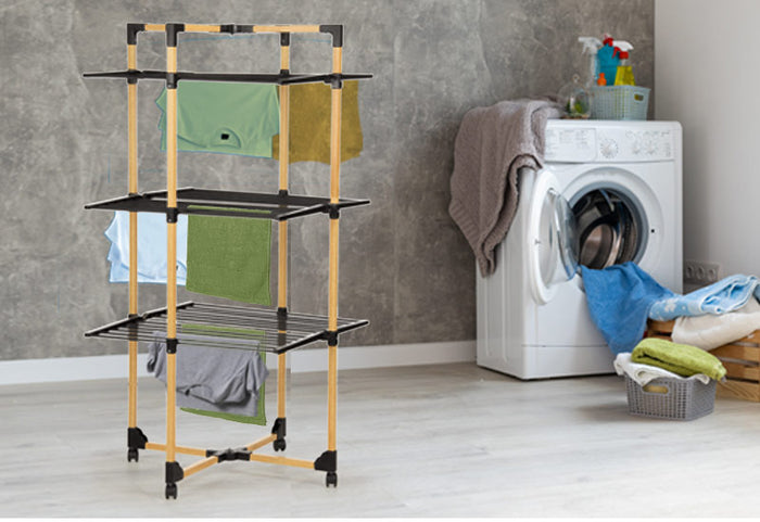 Šetrí miesto v každej domácnosti tým, že suší vo zvislej polohe.