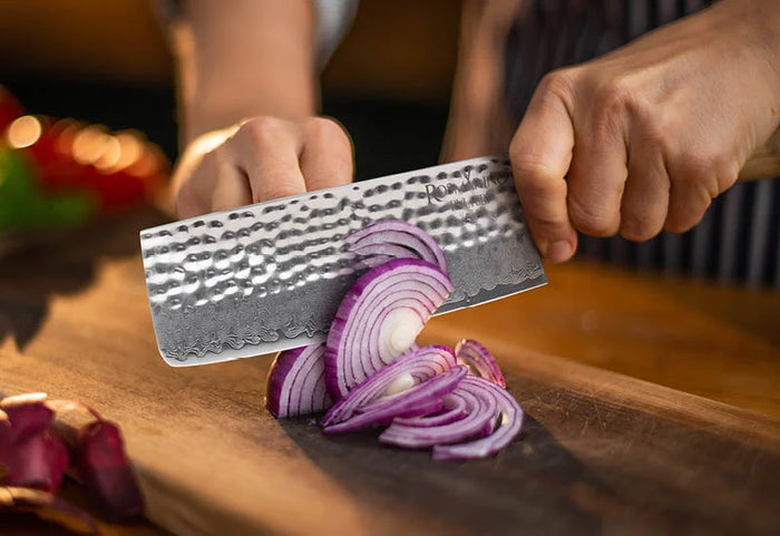 Japonský nôž pre kulinárskych majstrov alebo začiatočníkov.