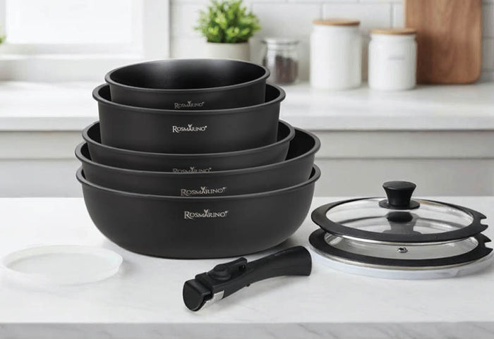 Uprataná kuchyňa bez zbytočného neporiadku.