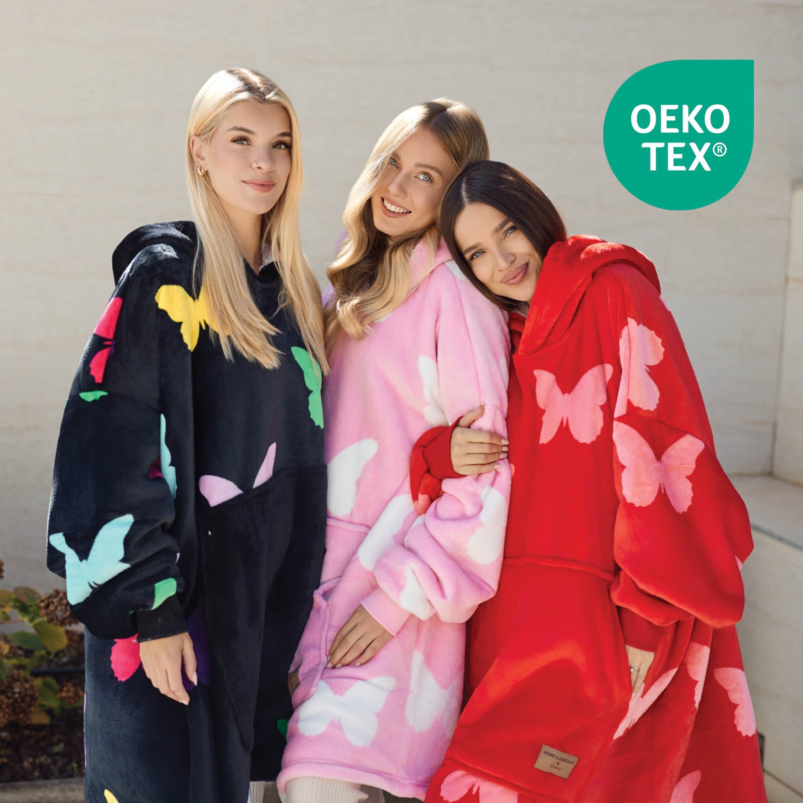Agnė Kuzmickaitė x Vitapur mikinová deka s rukávmi Butterfly
