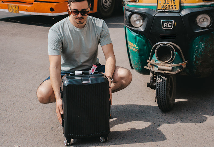 Tvrdá škrupina odolná voči nárazom.