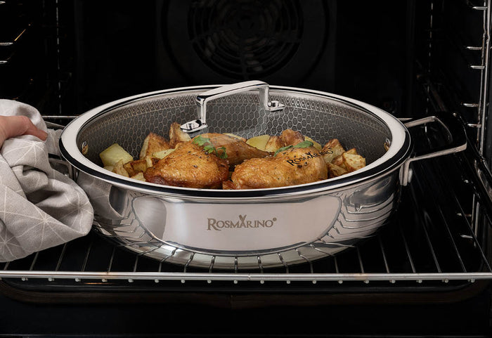 Odolná pokrievka pre bezpečné použitie v rúre.